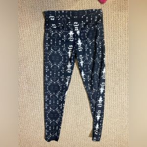Medium tye died fabletics leggings